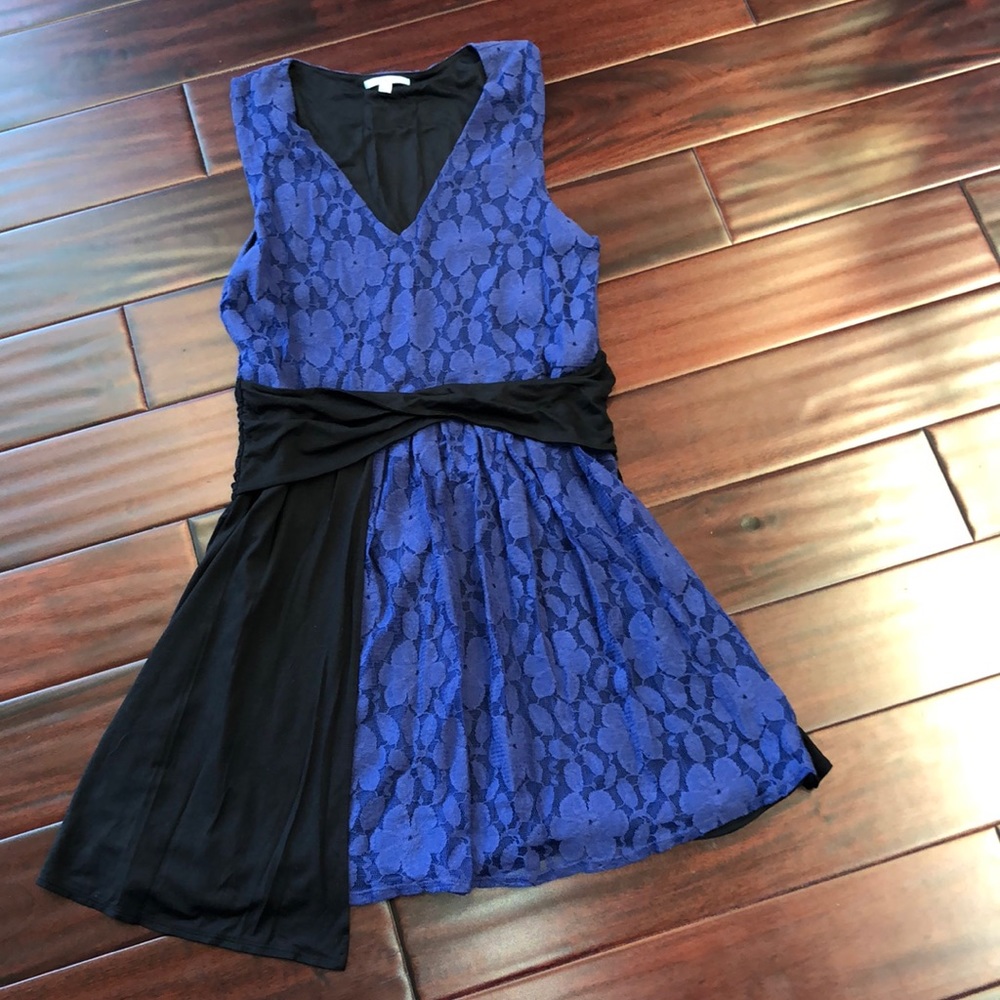 Adorable dress with 20’s flair